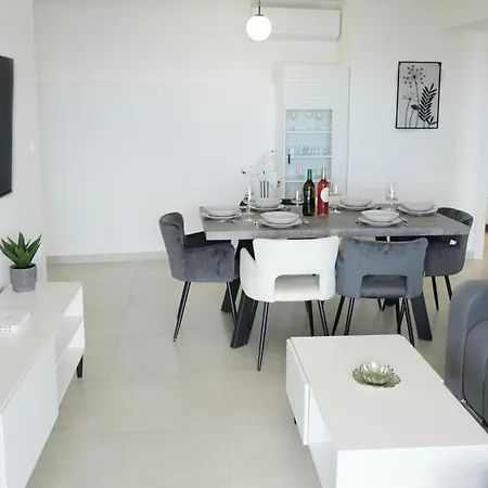 شقة White أوباتيا